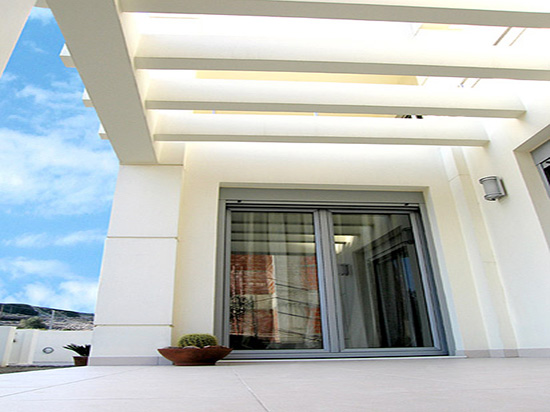 πόρτα αλουμινίου